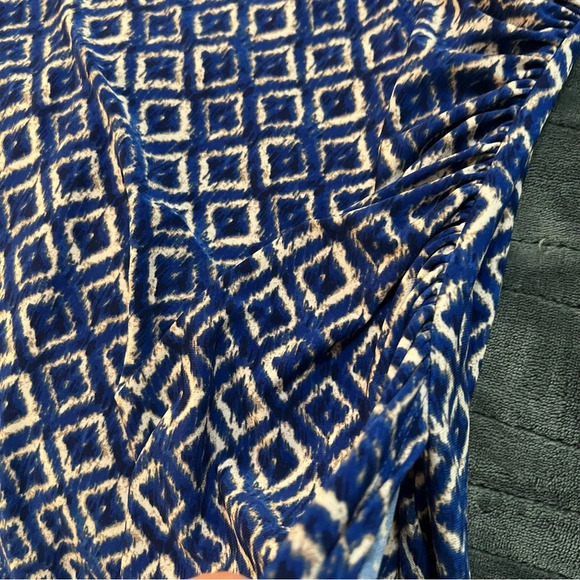 LAUREN Ralph Lauren Blue & White Ikat Faux Wrap Ruched Jersey Dress. Size 14. - Picture 9 of 11